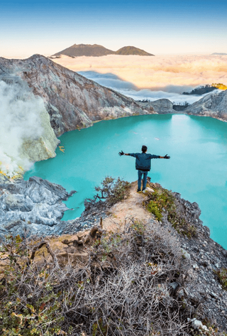 volcan-ijen-souffre