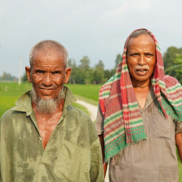 Deux hommes locaux dans le Bengale