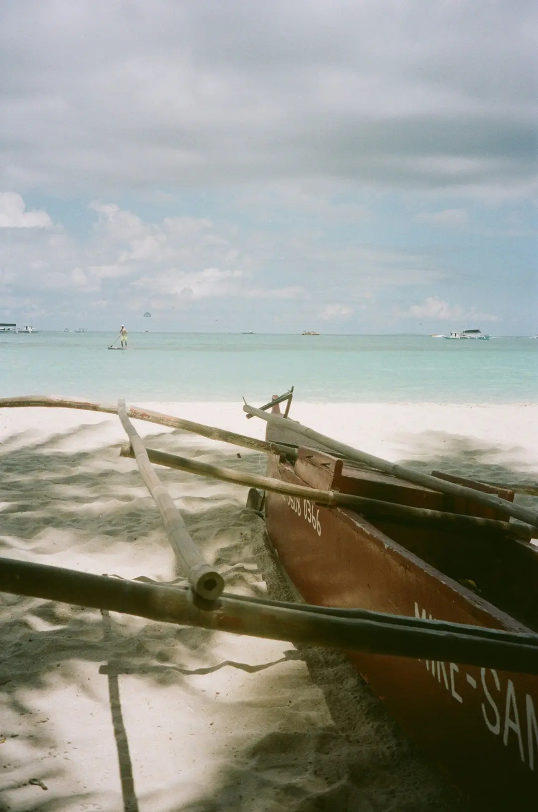 Plage blanche de Boracay aux Philippines