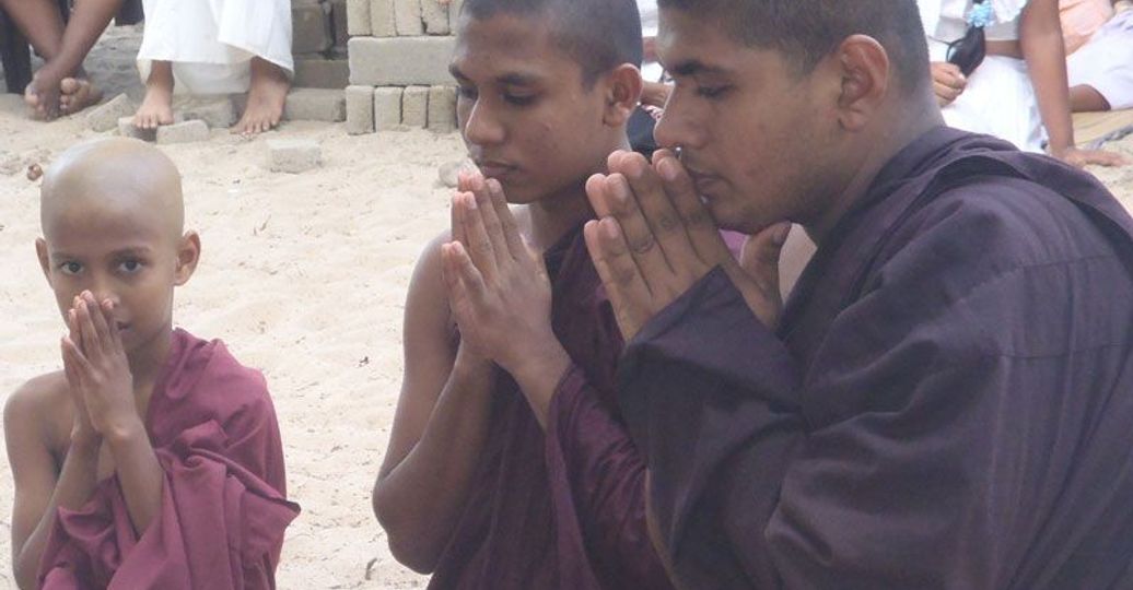 ordination-pretre-bouddhiste-au-sri-lanka.htm