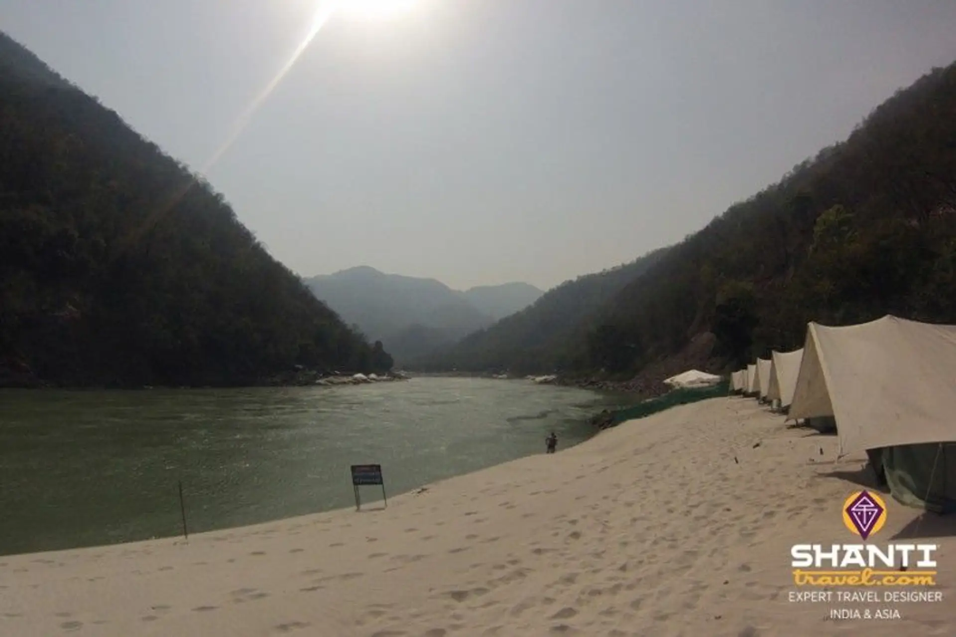 delhi-accueil-shanti-travel-les-expats-de-delhi-font-du-rafting-a-rishikesh.htm