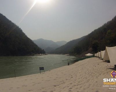 delhi-accueil-shanti-travel-les-expats-de-delhi-font-du-rafting-a-rishikesh.htm