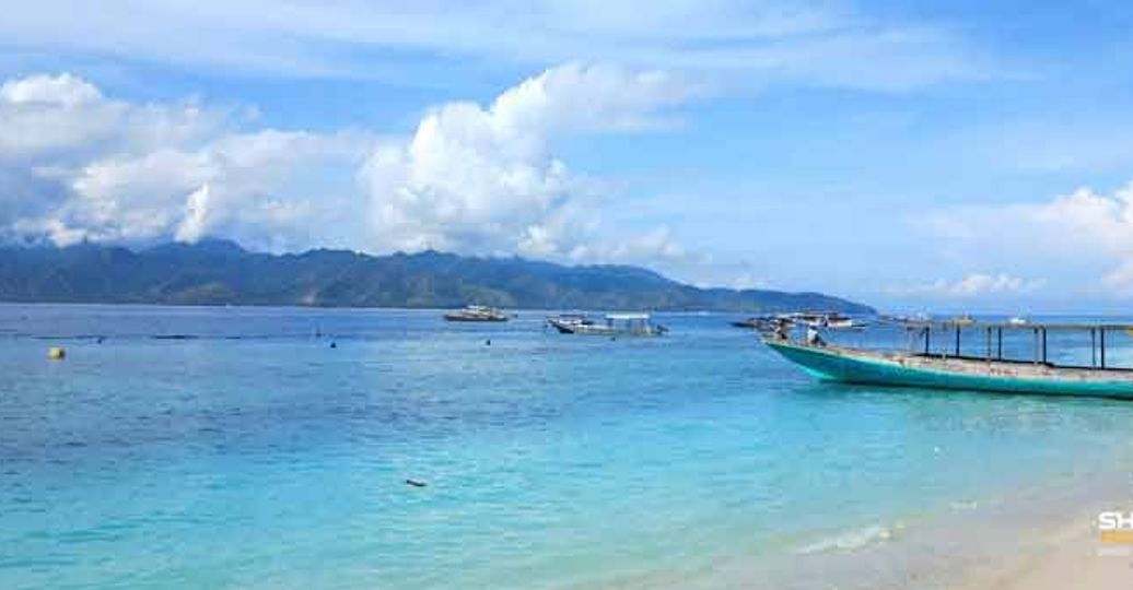 Travel in Asia - Clear blue waters of a beach on the Gili Islands near Lombok, India