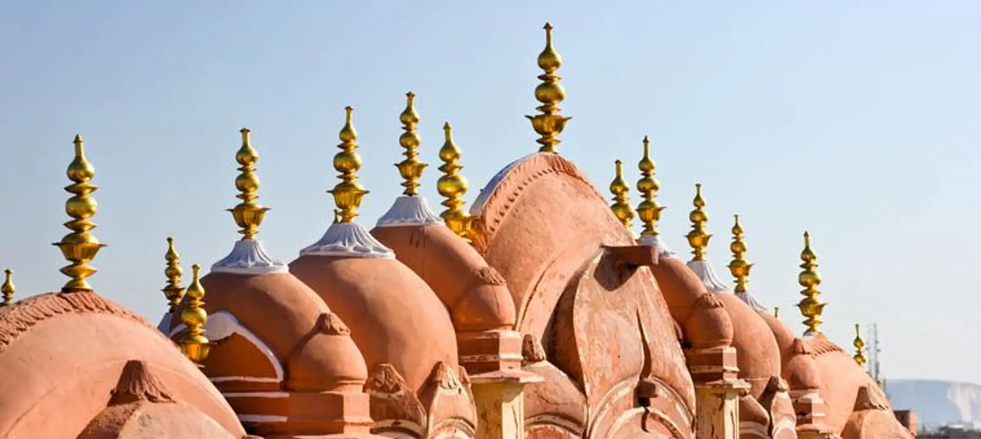 Travel in Asia - Architectural detail of the Hawa Mahal in Jaipur, India