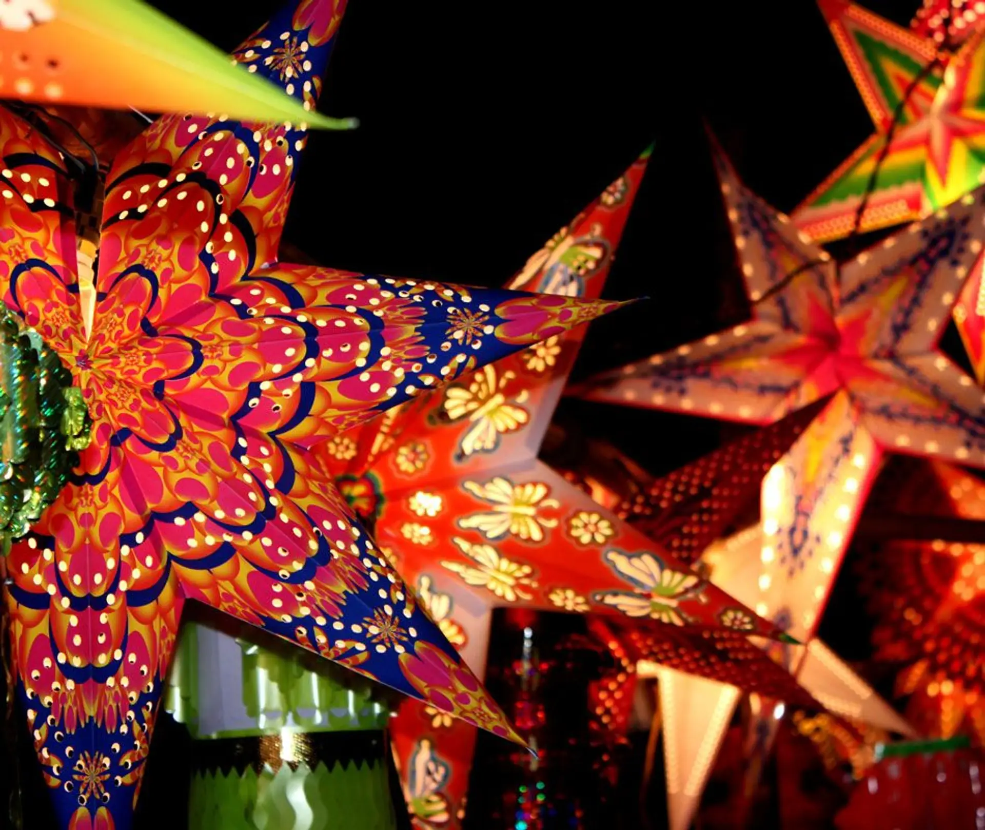 Travel in Asia - Star-shaped paper lanterns in the Diwali festival in India