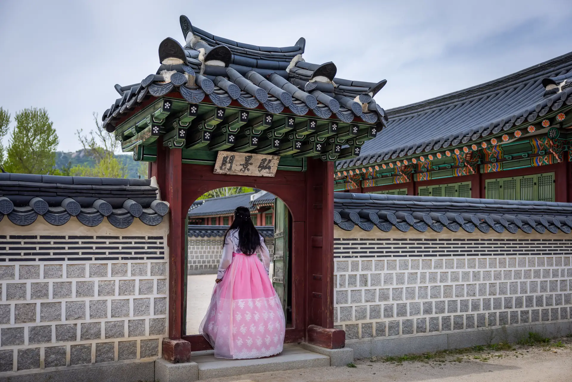 Voyage en Corée du Sud - Location de hanbok traditionnel à Séoul, dans le palais de Gyeongbokgung, pour vivre une visite des palais royaux au plus proche de la culture coréenne.