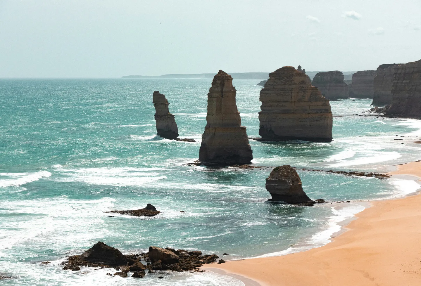 Formations rocheuses des 12 apôtres bordant le littoral australien