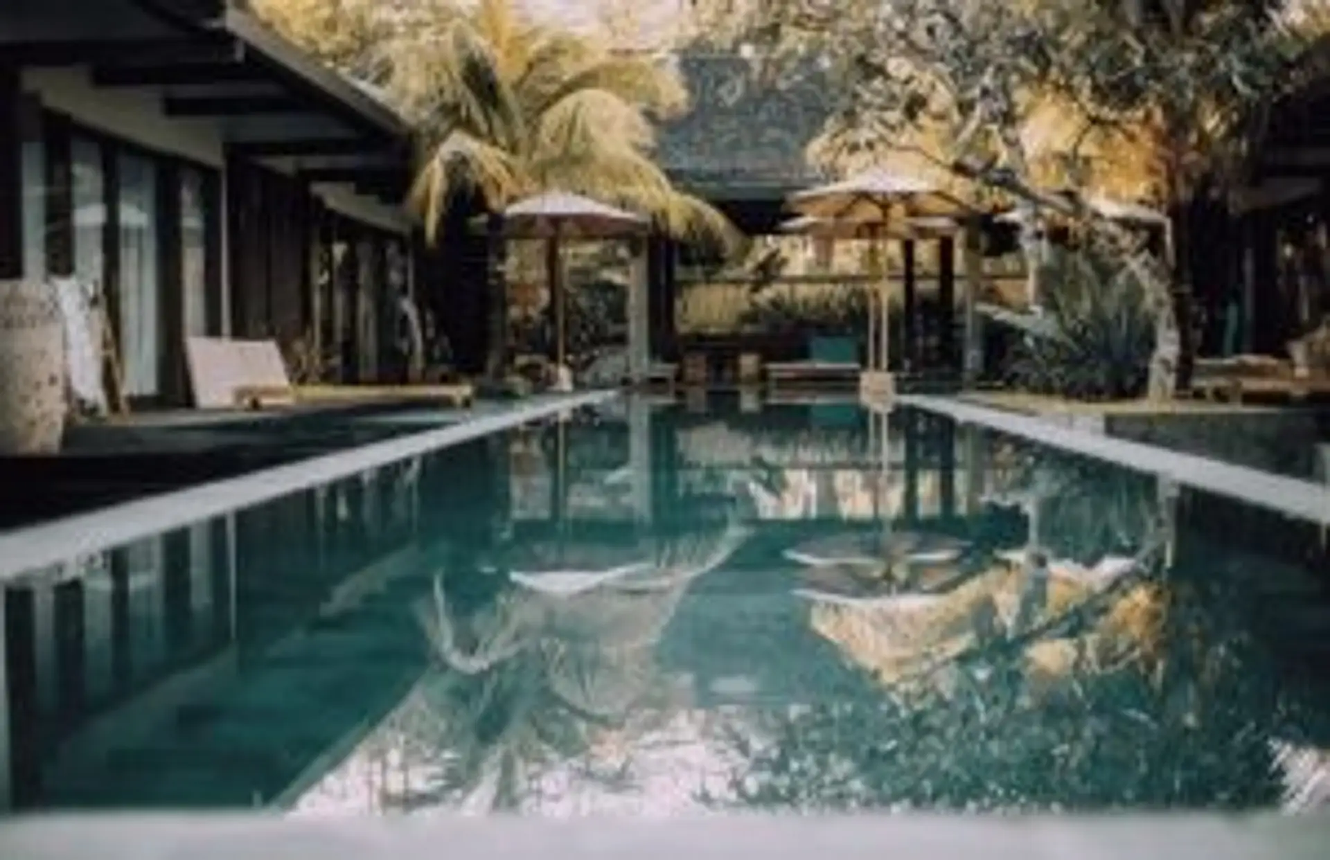 Villa de luxe avec piscine privée et jardin tropical à Bali