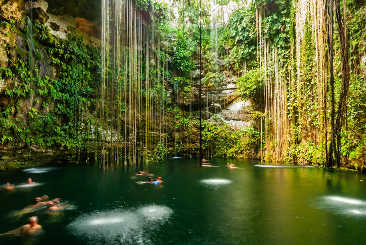 Cenote Ik Kil au Mexique