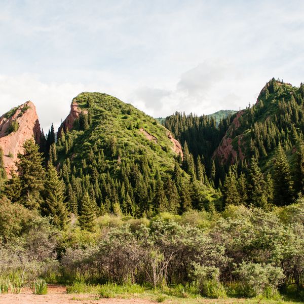 Voyage au Kirghizistan - Falaises rouges du Cœur brisé