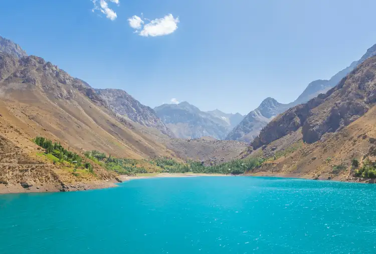 panorama-magnifique-tadjikistan-lac