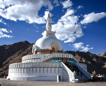 Shanti Gompa à leh au Ladakh avec Shanti Travel