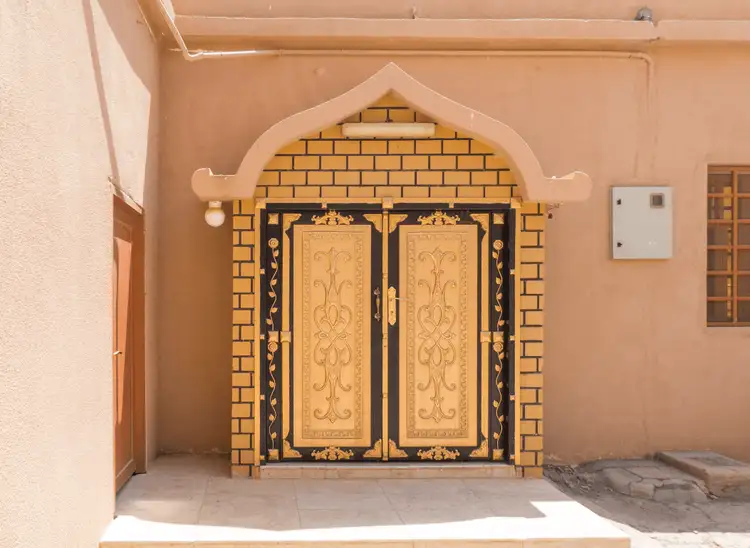 mascate-portail-doré-oman