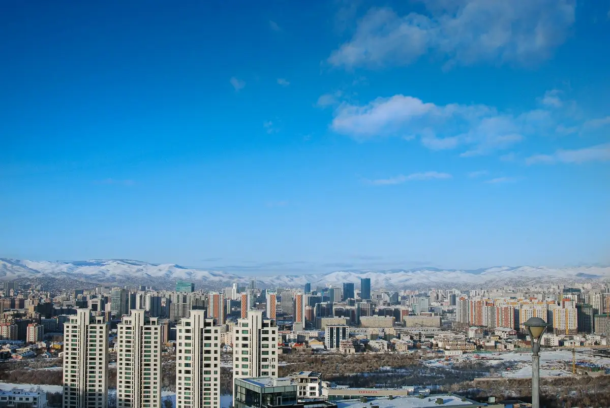 Vue panoramique sur Oulan Bator ensoleillée