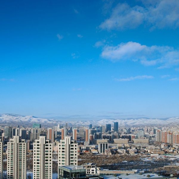 Vue panoramique sur Oulan Bator ensoleillée