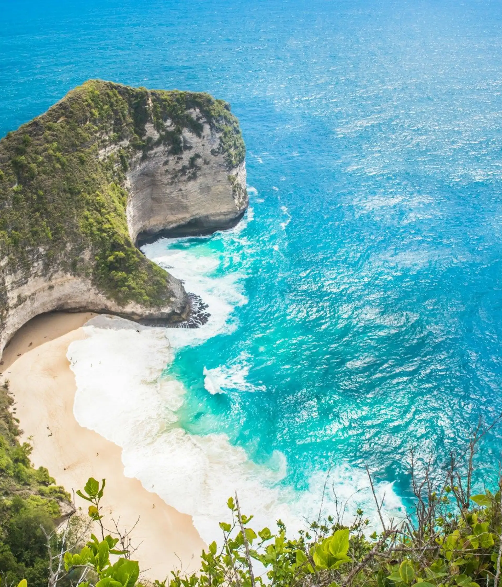 Voyage en Asie — Découverte de Bali et de l’île de Nusa Penida, entre paysages côtiers et nature tropicale.