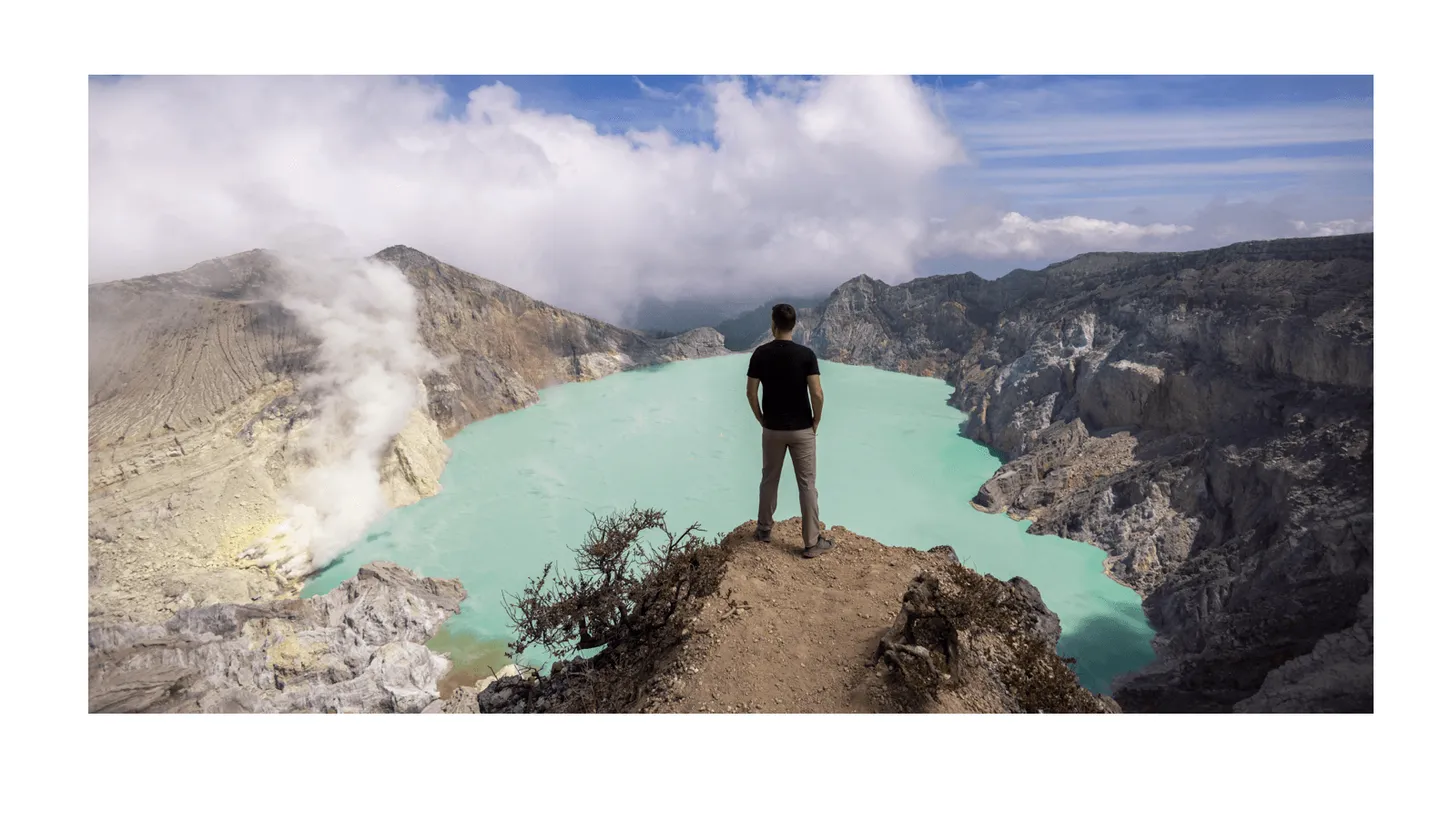 Voyage en Indonésie - paysage extraterrestre et lunaire d'Ijen, fenêtre directe sur les entrailles de la Terre