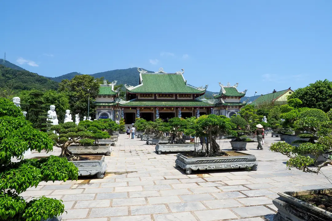 pagode Linh Ung de Bãi Bụt, située sur la péninsule de Sơn Trà à Da Nang, au Vietnam