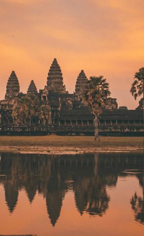 Voyage au Cambodge : Coucher de soleil devant le temple d'Angkor