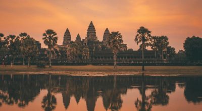Voyage au Cambodge : Coucher de soleil devant le temple d'Angkor