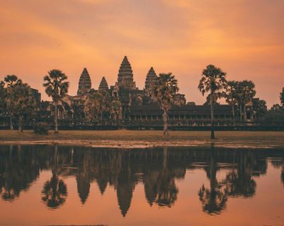 Voyage au Cambodge : Coucher de soleil devant le temple d'Angkor