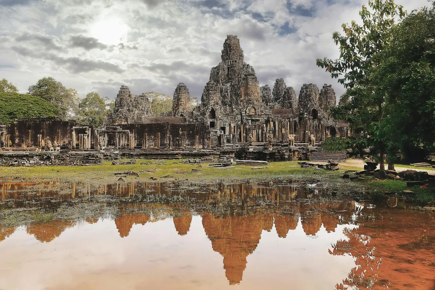 pexels-Cambodia Angkor vintage mirror.jpg
