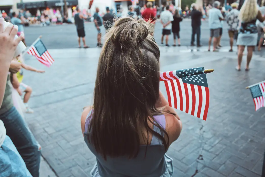Une parade pour célébrer la fête nationale américaine en famille