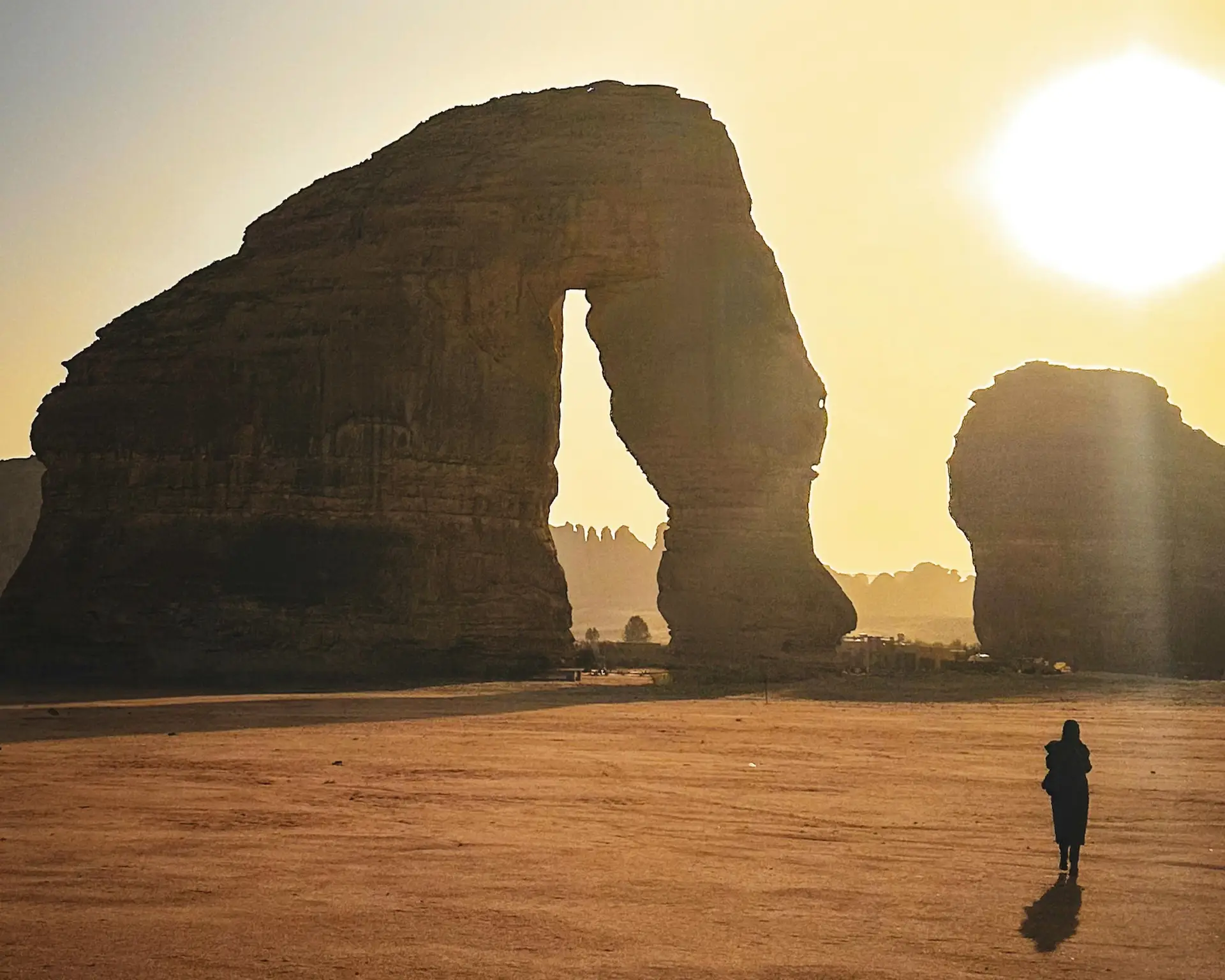 Tombeaux nabatéens sculptés dans la roche sur le site archéologique de Hegra à Al-Ula en Arabie Saoudite