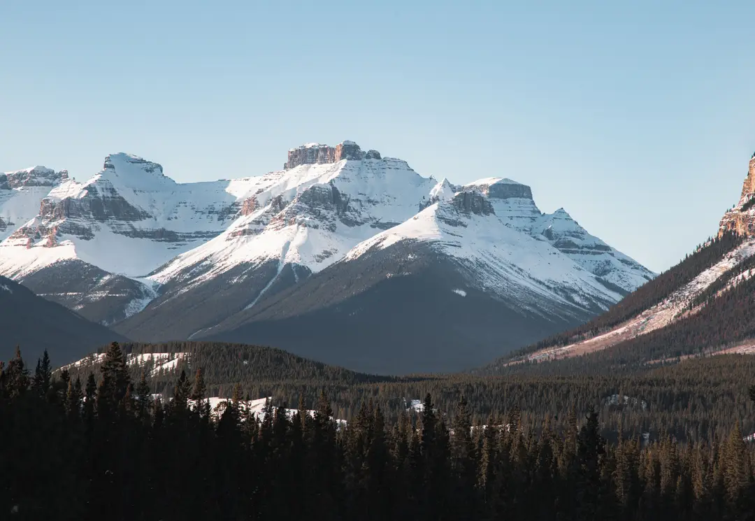 Castle Mountain, dans le parc national de Banff, au cœur des Rocheuses canadiennes.