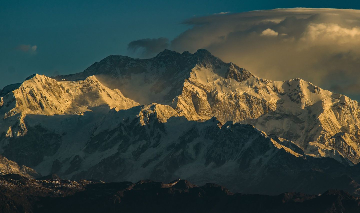 Voyage en Asie — Sommets himalayens du Sandakphu en Inde, un trek inoubliable avec des panoramas majestueux, idéal en été — Shanti Travel