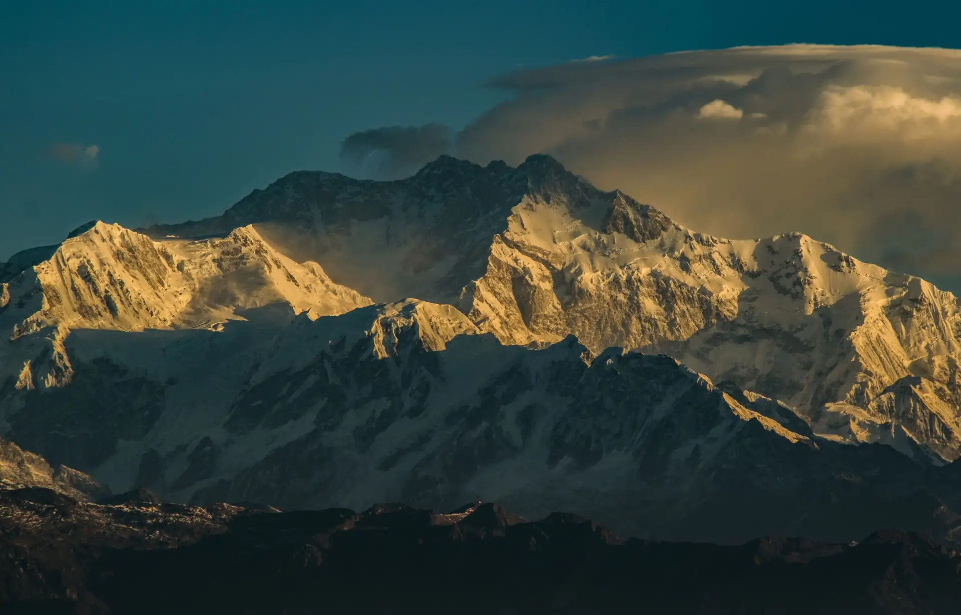 Voyage en Asie — Sommets himalayens du Sandakphu en Inde, un trek inoubliable avec des panoramas majestueux, idéal en été — Shanti Travel