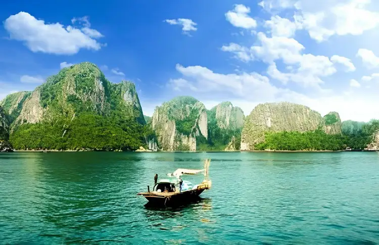 Ruderbootsfahrt und Pagoden in Ninh Binh