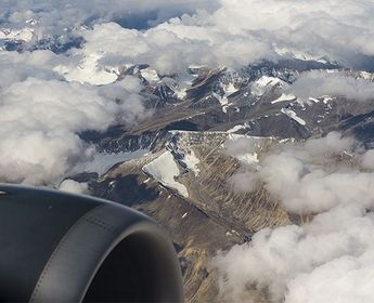 Voyage en Inde, Ladakh : Vue de l'Himalaya depuis un avion
