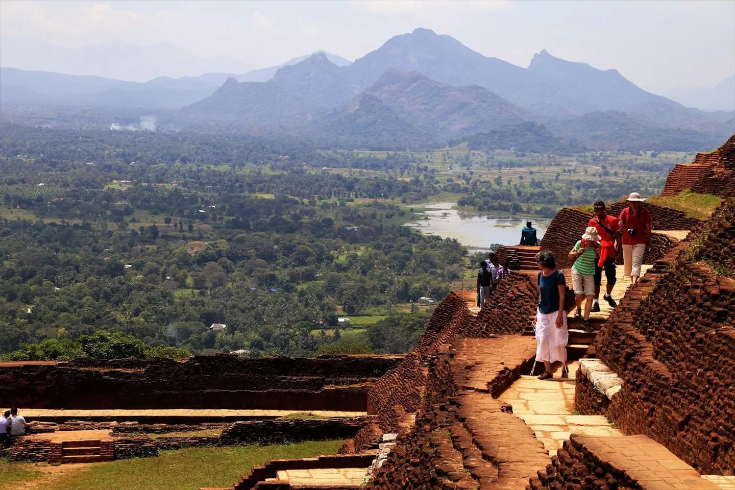 sigiriya-3214360_1280.jpg