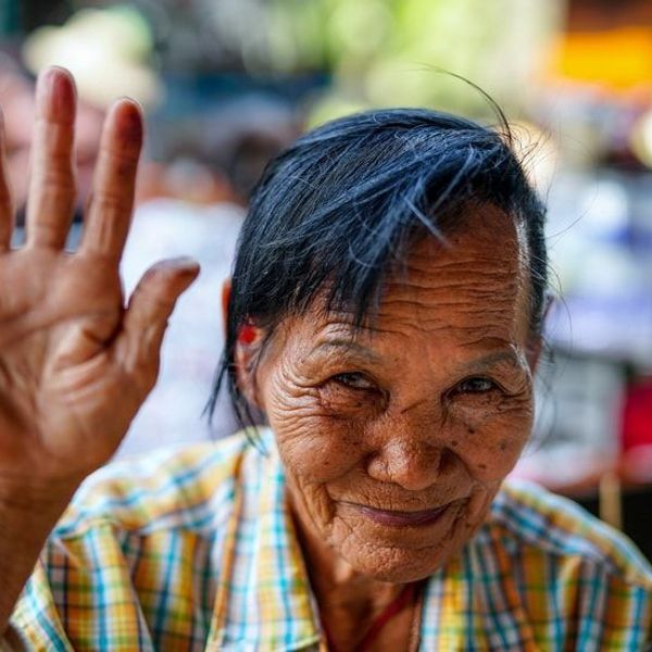 bangkok-femmes-girafes