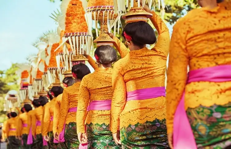 rice-fields-of-bali-to-komodo-dragons