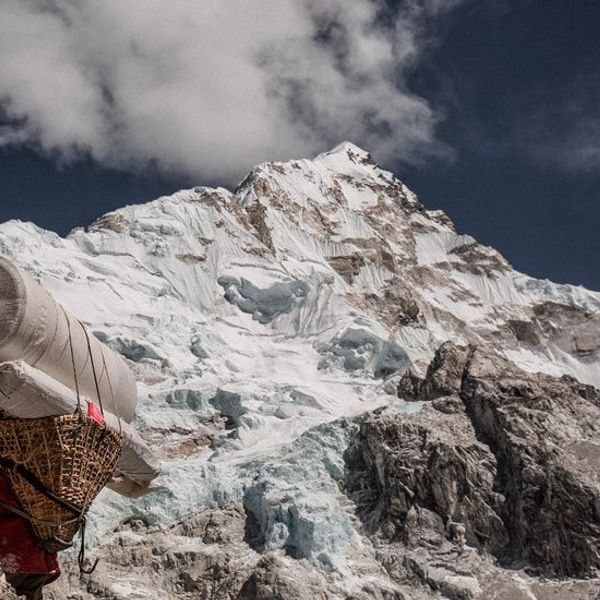 the-high-passes-of-the-everest