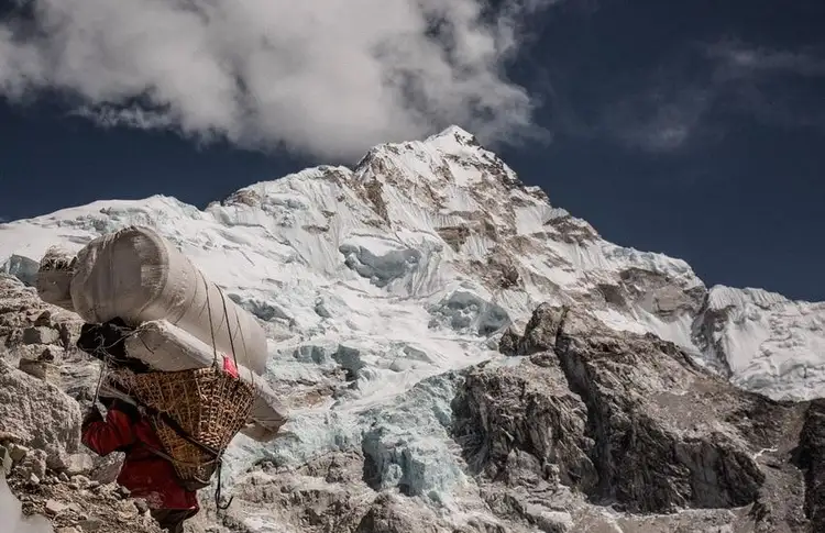 the-high-passes-of-the-everest