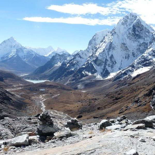 the-high-passes-of-the-everest