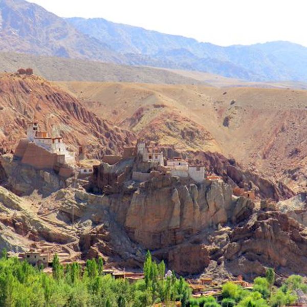 on-the-tracks-of-the-yeti