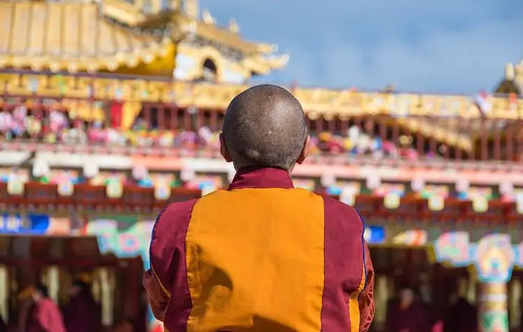 montagnes-monasteres-tibet-central