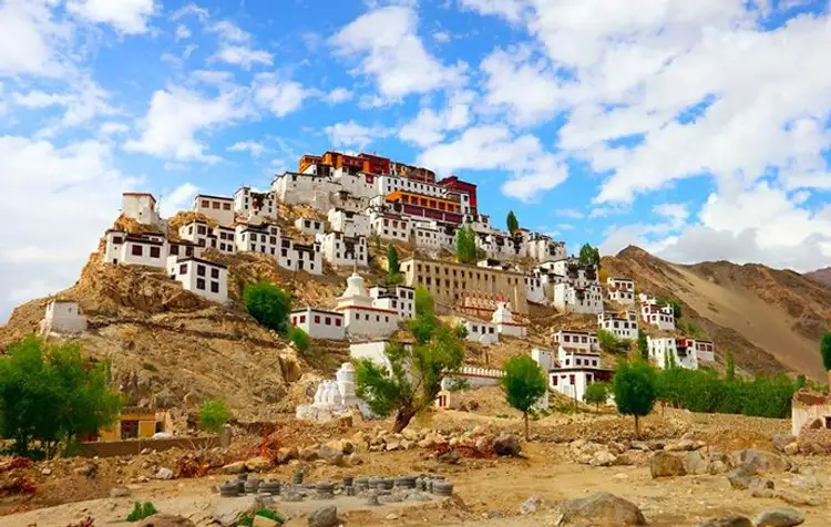 montagnes-monasteres-tibet-central