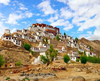 montagnes-monasteres-tibet-central