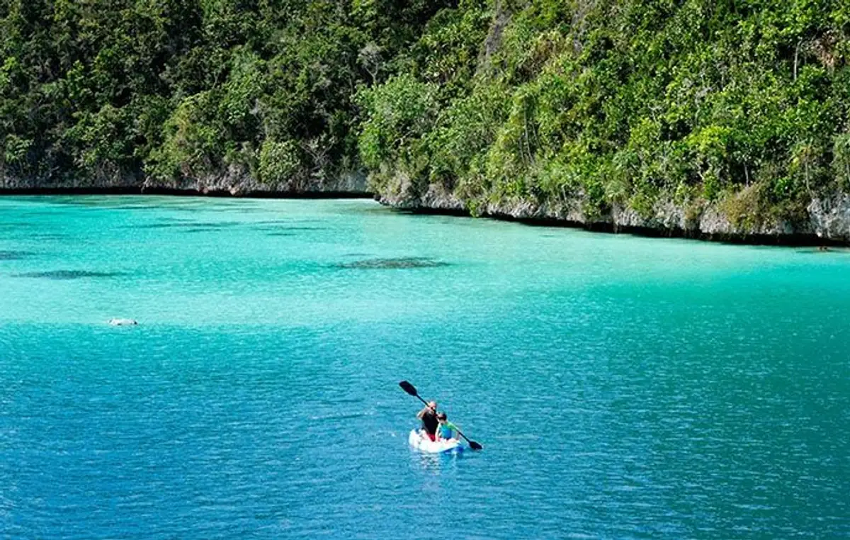 raja-ampat-archipelago-cruise