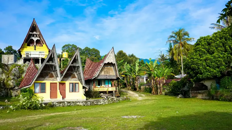 Voyage en Indonésie : Habitations traditionnelles Batak à Sumatra